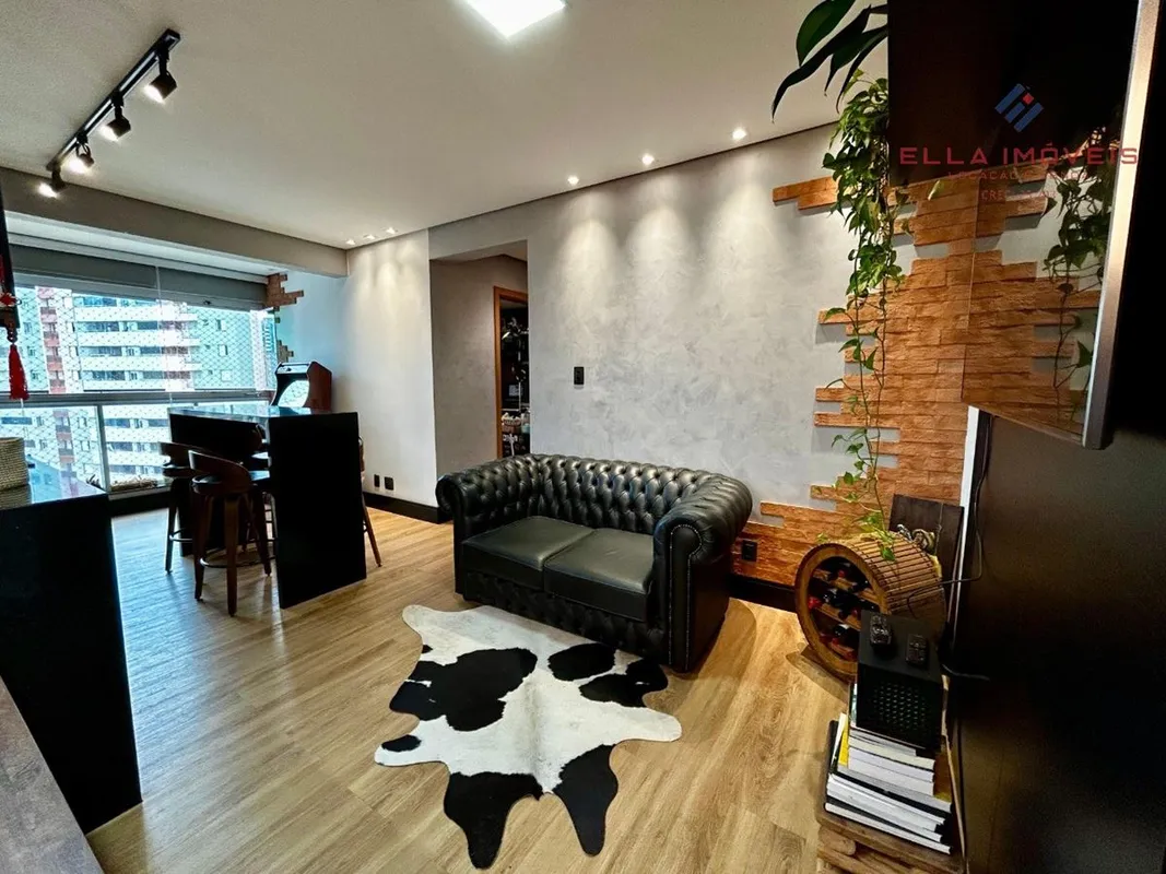 _____ELLA IMÓVEIS VENDE!_____APARTAMENTO REFORMADO, COM EXCELENTE APROVEITAMENTO...