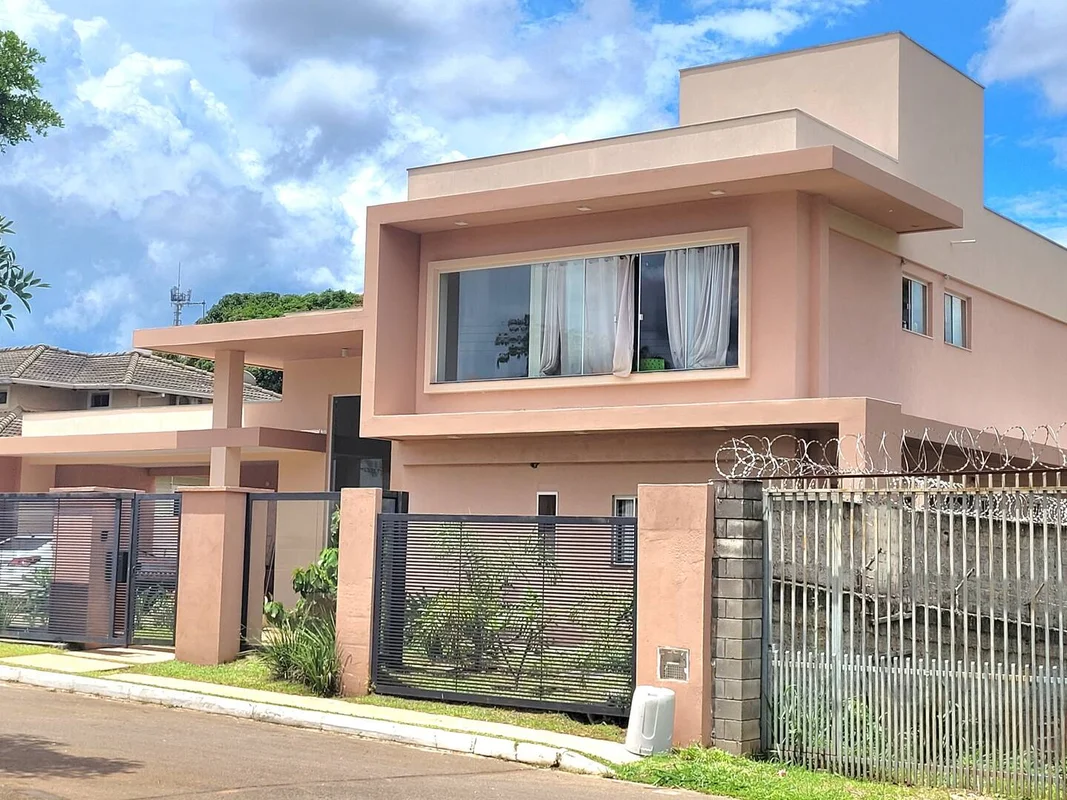 Descubra uma oportunidade exclusiva no Condomínio Quintas do Sol, localizado na ...