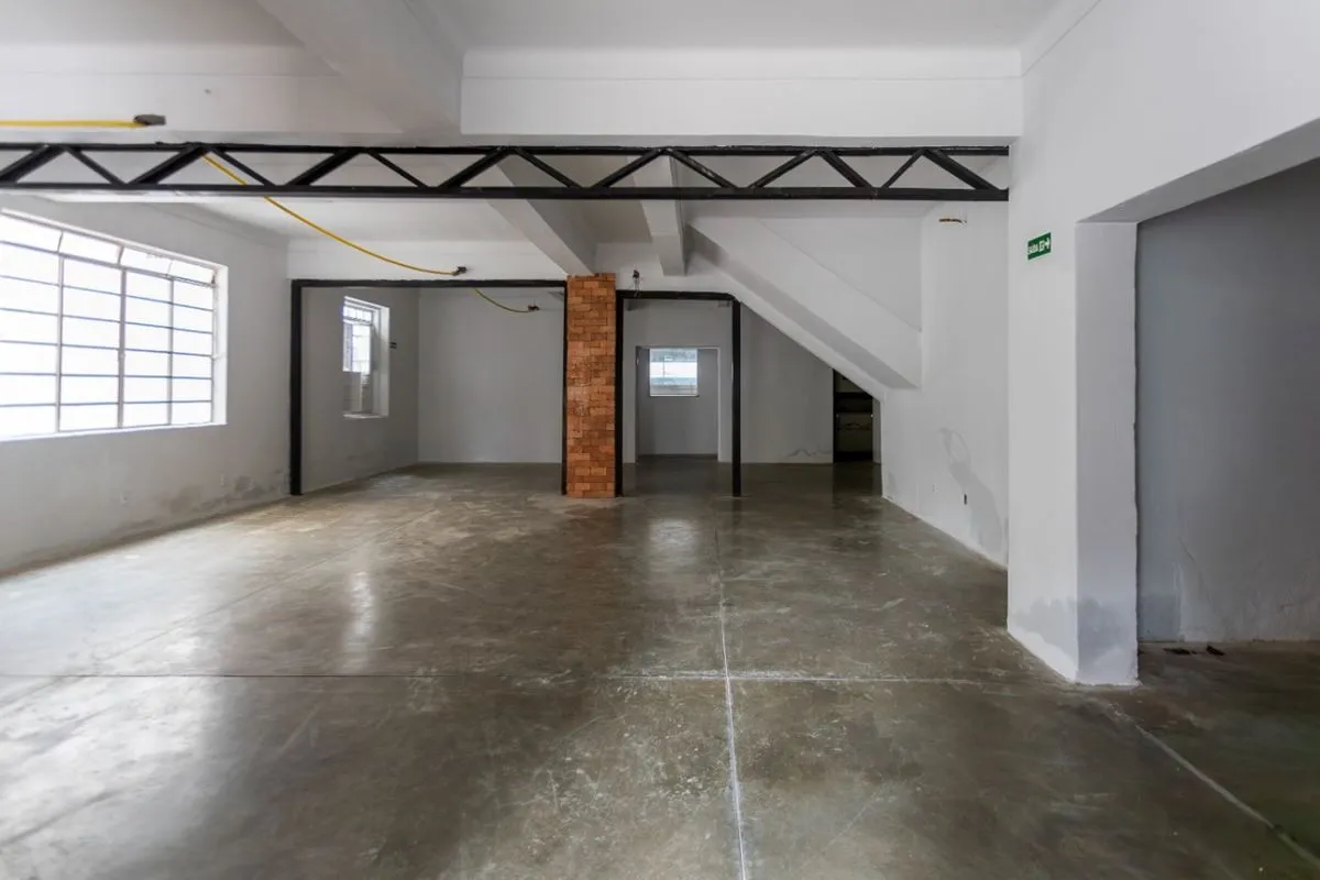 Descrição do Imóvel: Sobrado comercial, 350m² para locação, Setor Central. Imóve...