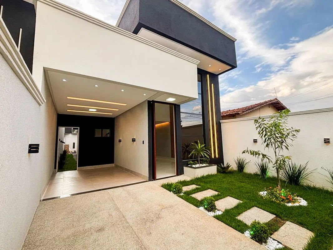 Casa de 137 mÂ² com 03 quartos, sendo 02 suÃ­tes (01 americana). Possui piscina ...