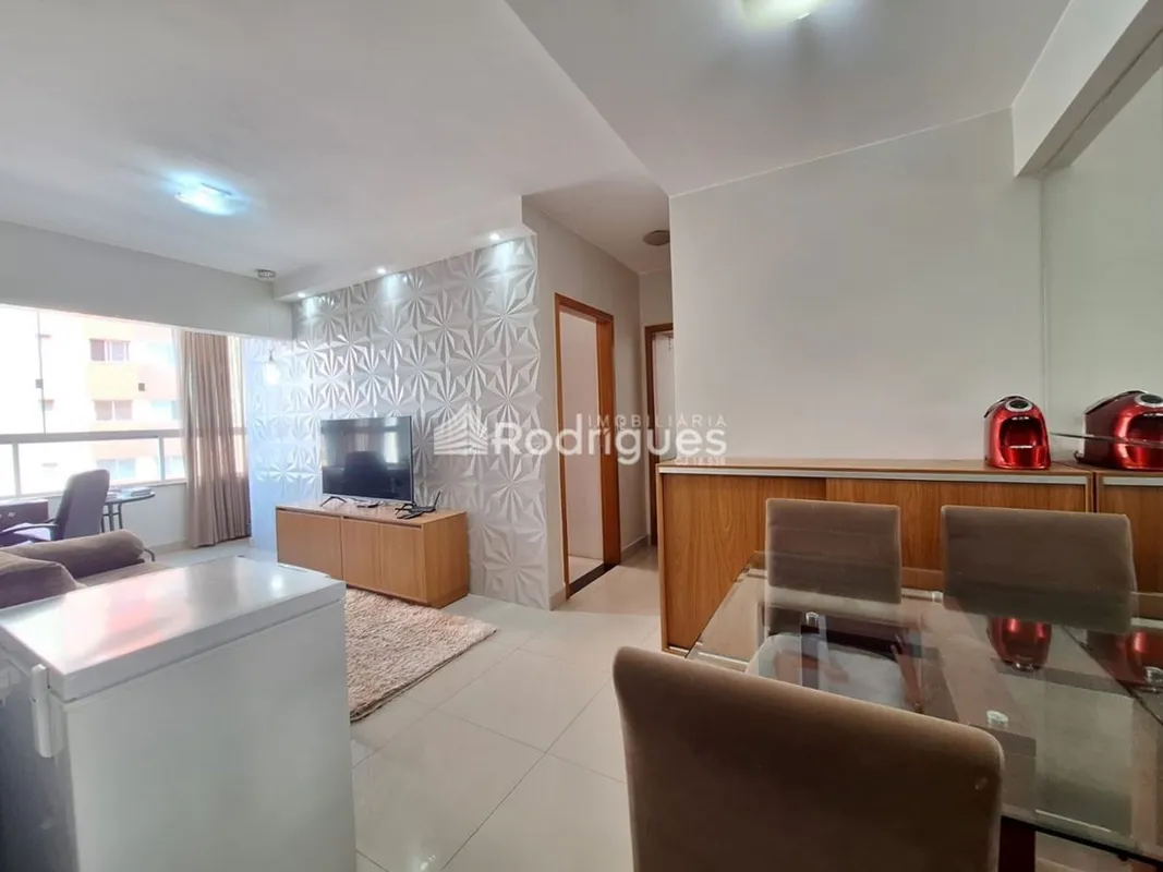 Rodrigues Imobiliária VENDE apartamento no Ed. Lorys na Rua 19 Norte em Águas Cl...