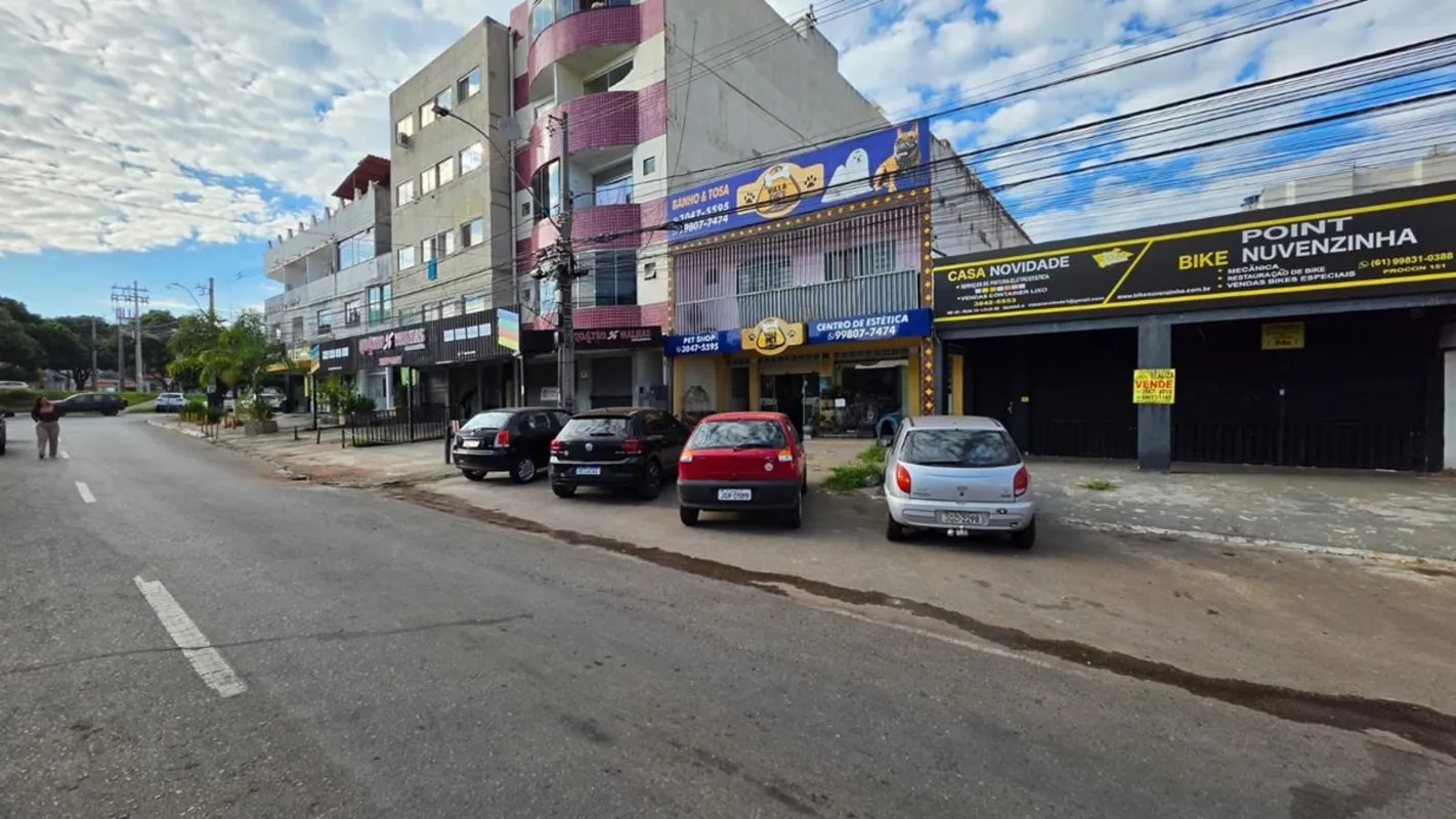 Ótima loja ampla de frente para a pista principal no Polo de Modas, Rua 12. Exce...