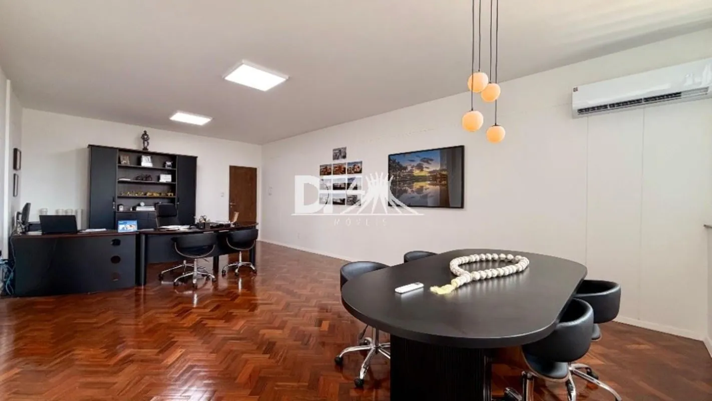 Sala reformada 190 m² no SCS Quadra 2 com 2 vagas e estrutura completaAmplitude,...