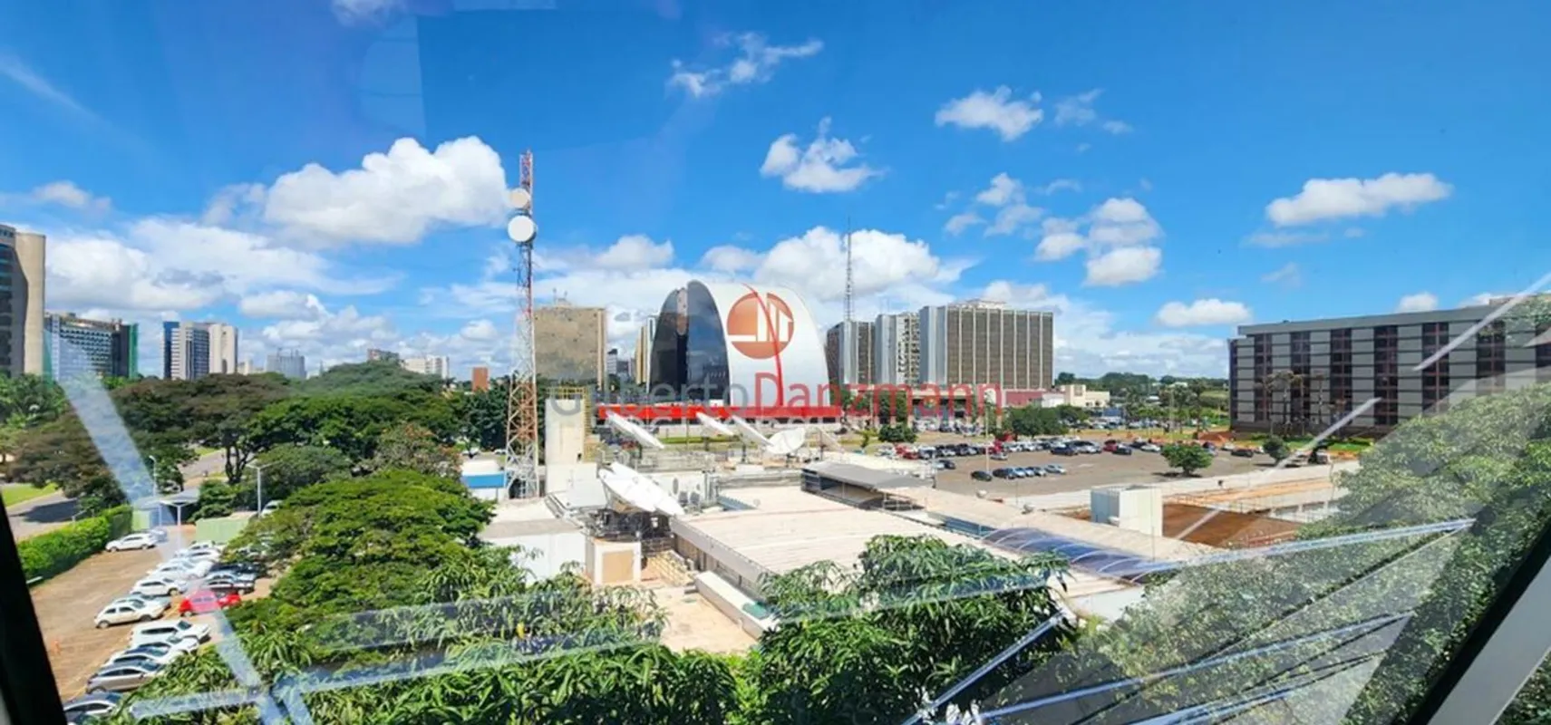 Imobiliária Gilberto Danzmann vende:Excelente Sala Comercial -Ed Brasília Rádio ...
