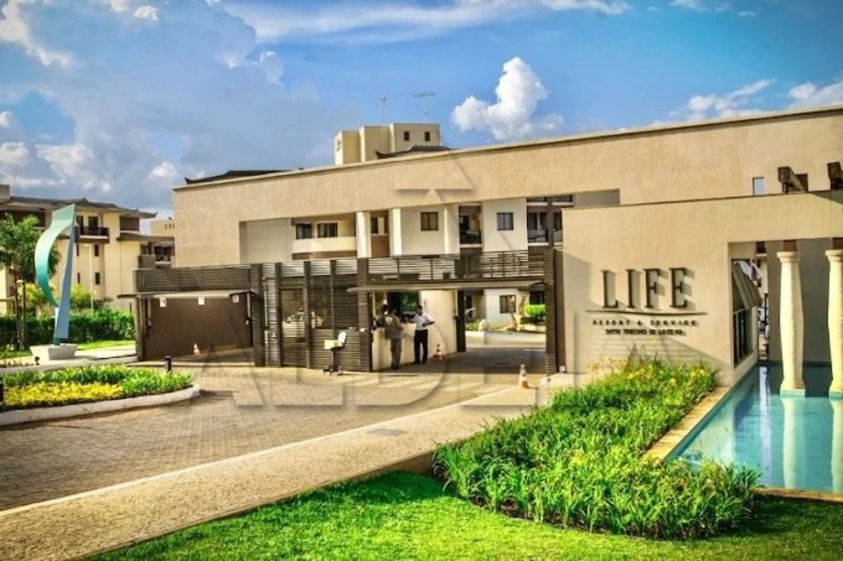 Apartamento reformado de 52 m², mobiliado, com cozinha planejada, ar-condicionad...