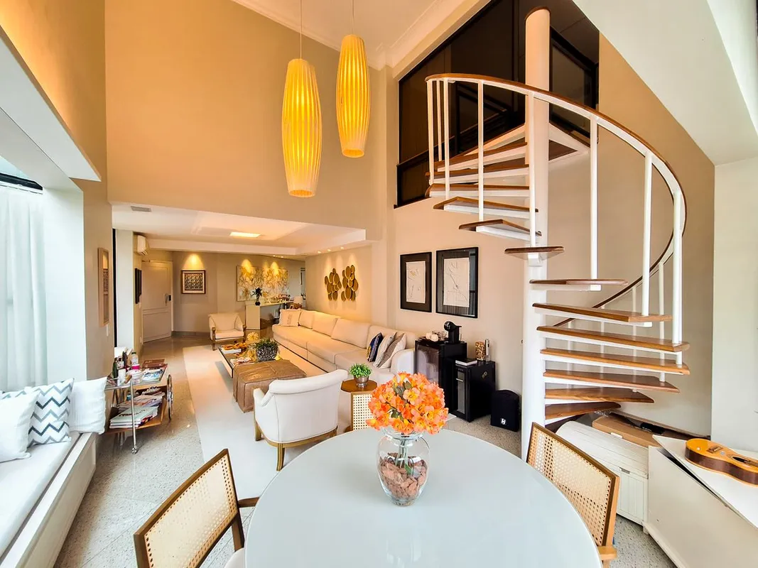 Apartamento de 260 mÂ² com elevador panorÃ¢mico e vista indescritÃ­vel para o La...