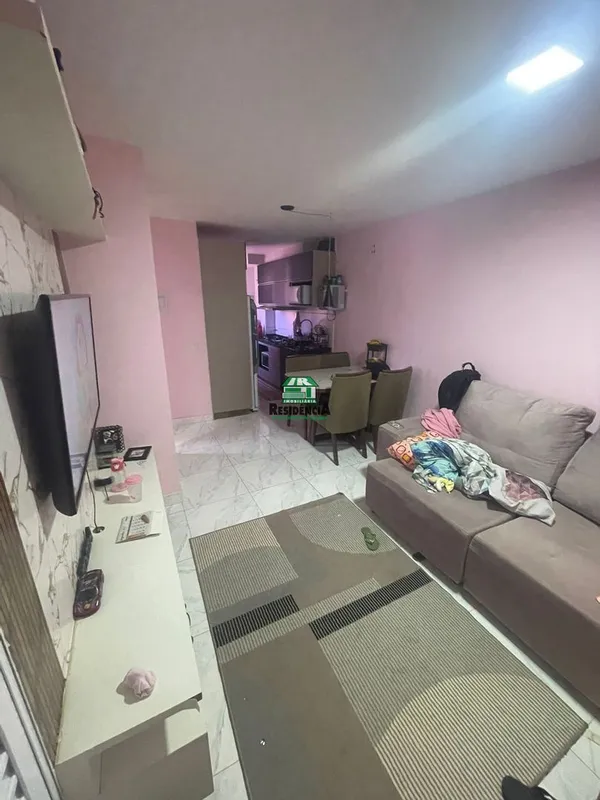 -Dois quartos com armários. -Cozinha com planejados. -Duas Vagas de garagem. Con...