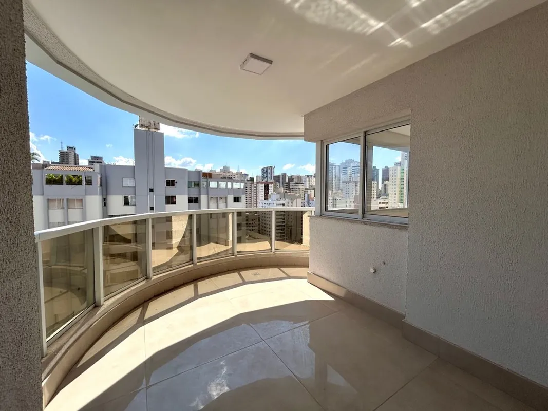 Apartamento com 03 suítes plenas com ar-condicionado e persianas automatizadas. ...