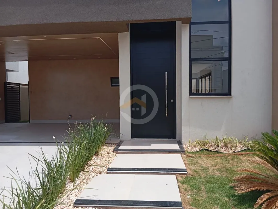 Casa térrea com 165m² de área construída e terreno de 300m². Três suítes plenas,...