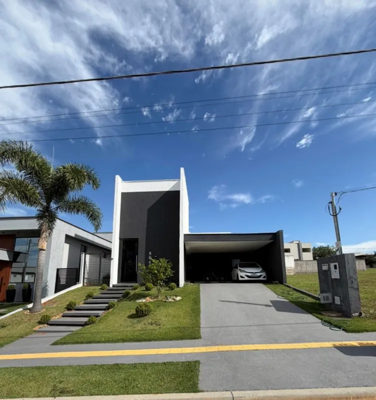 Condomínio fechado de alto padrão, com segurança 24 horas, infraestrutura comple...