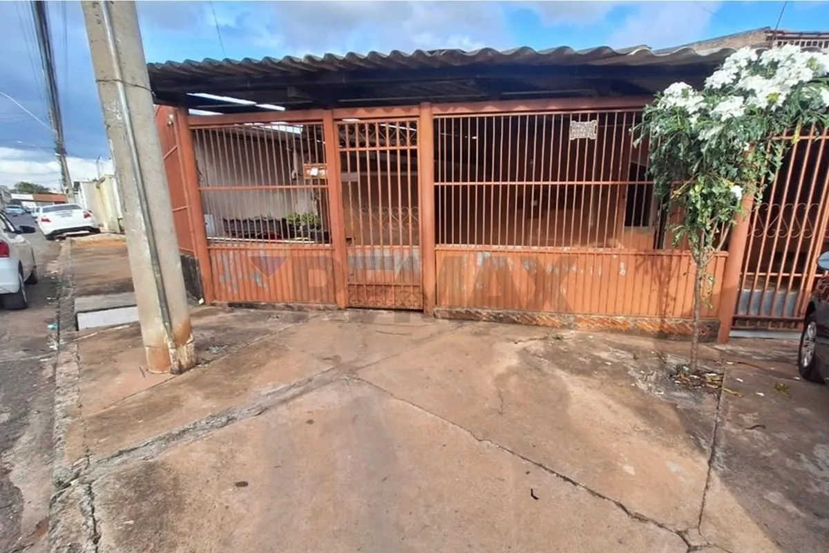 APROVEITE ESSA OPORTUNIDADE VALOR DE :R$230.000,00 POR R$200.000,00CASA NA QR 51...