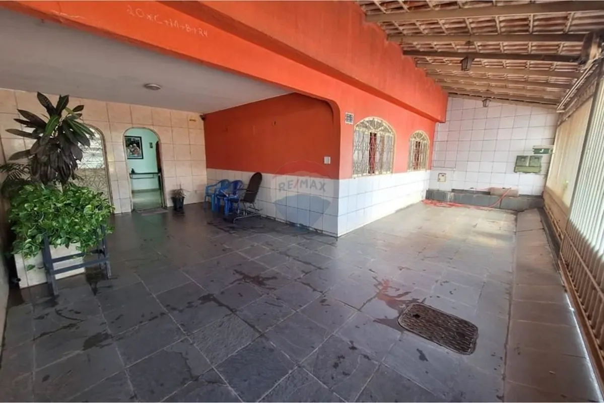 CASA 3 QUARTOS NA LAJE A VENDA NA M NORTE QNM 38 BAIXOU O VALOR Excelente imóvel...