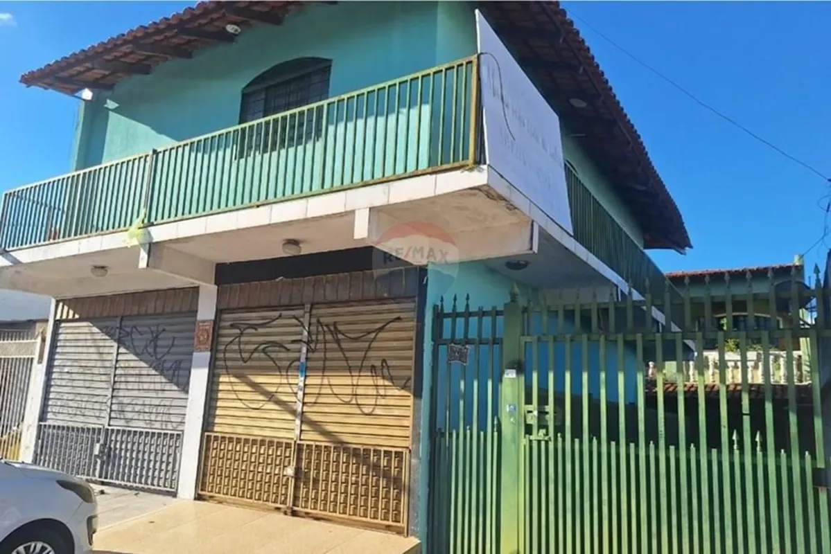 CASA DE USO MISTO À VENDA - QNM 38 - EXCELENTE INVESTIMENTO! BAIXOU O VALOR REND...