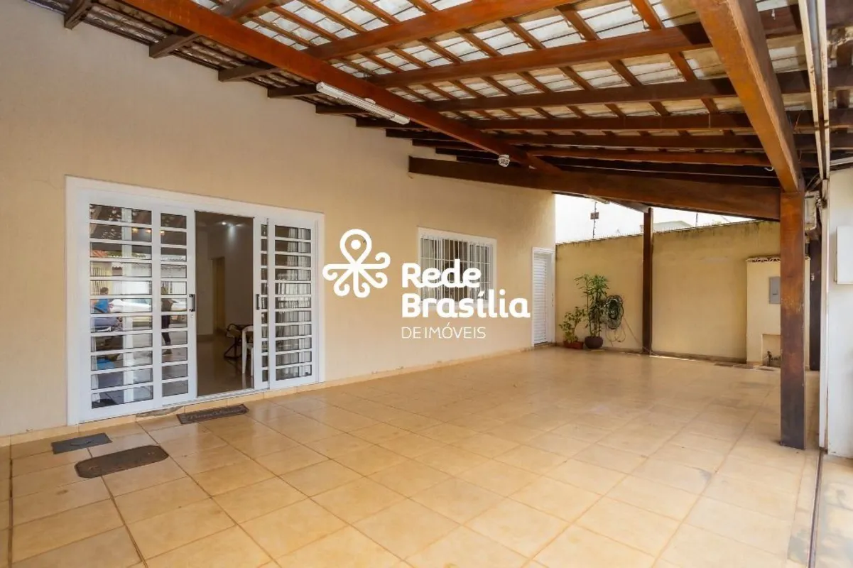 TH27429 - Qe 13 Guará, Casa 03 quartos, 189m². Agende sua visita! Imóvel compost...