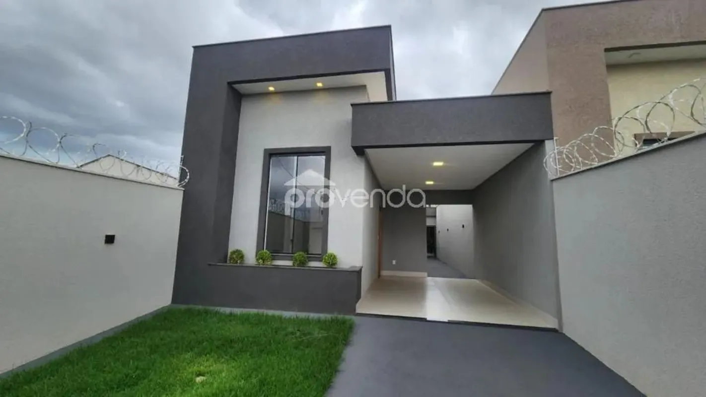 Casa à Venda no Jardim Boa Esperança Aparecida de Goiânia 3 Quartos Pé-direito A...
