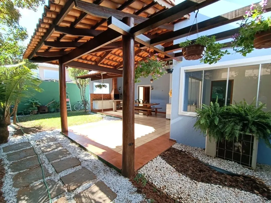 ?Casa térrea no Jardins Mônaco 434m² de terreno205m² de área construída 228m² de...