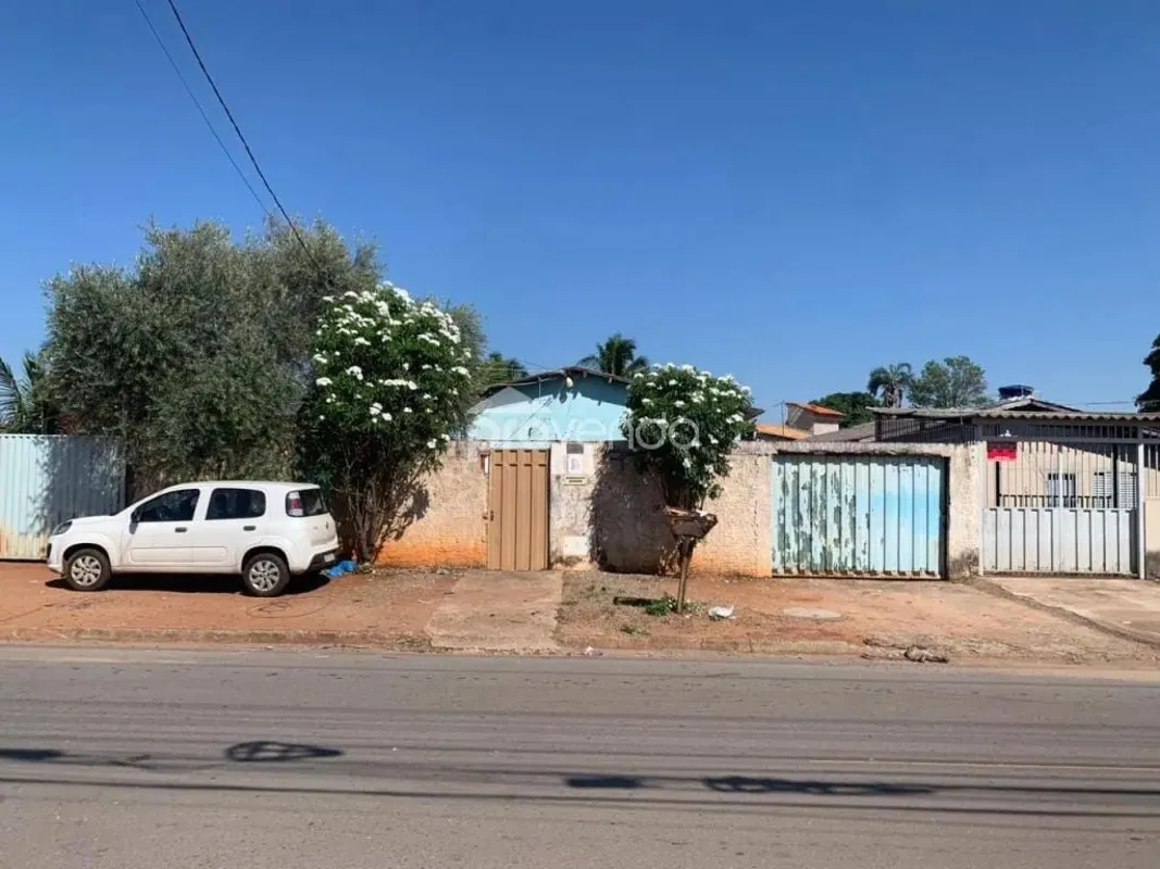 Terreno de 512,80m² com área edificada de 80m² - Localização estratégica no Seto...