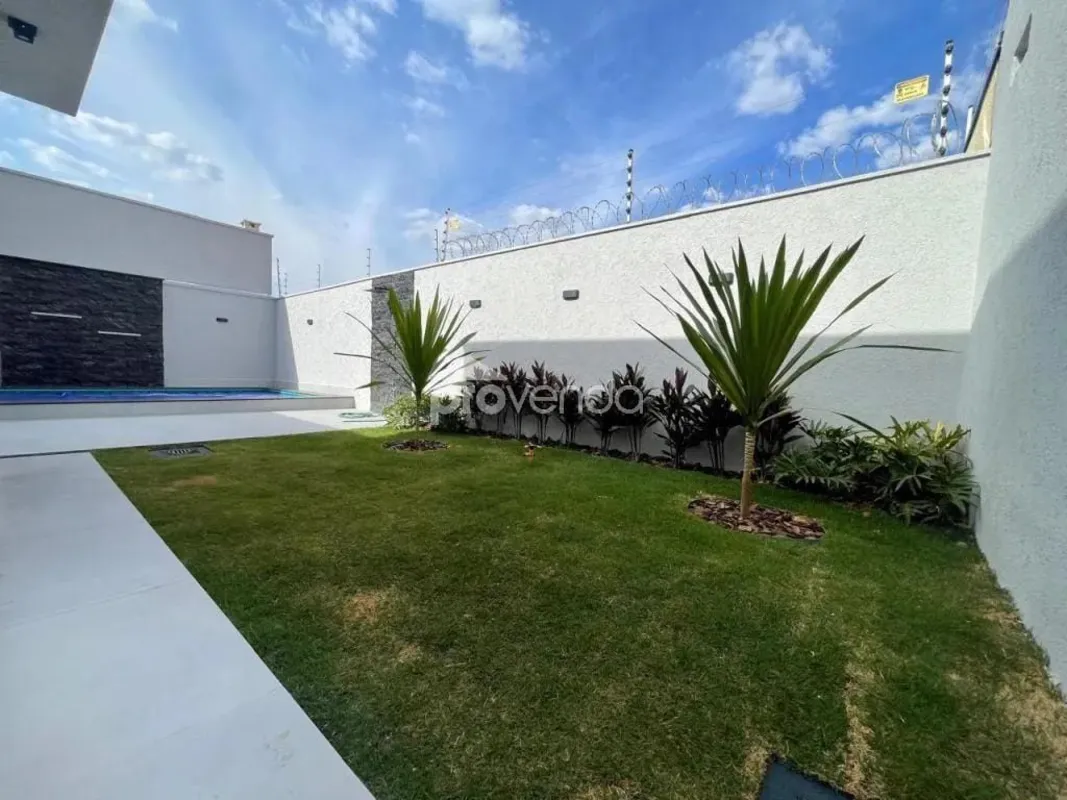 Casa Alto Padrão no Setor Três Marias 3 Suítes Piscina Aquecida Completa em Armá...