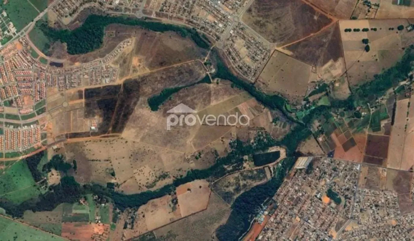 Dimensão da Área: 290.000m²Localização:Estrada velha de Trindade Esta área de 29...