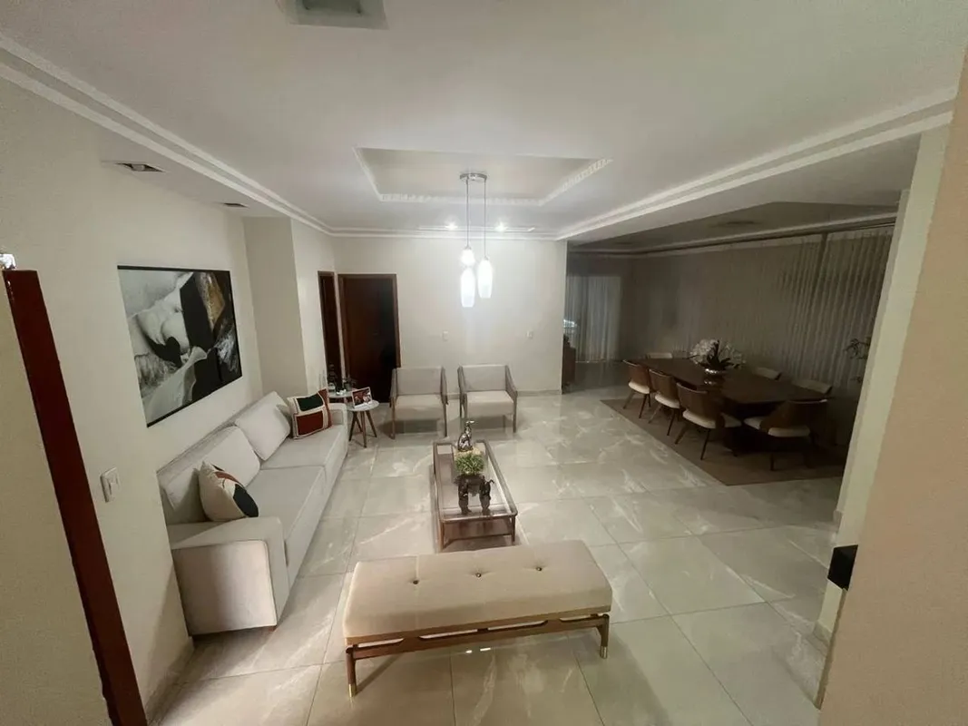 Sobrado no Jardins Mônaco Com 474m² de terreno e 370m² de área construída 4 suít...