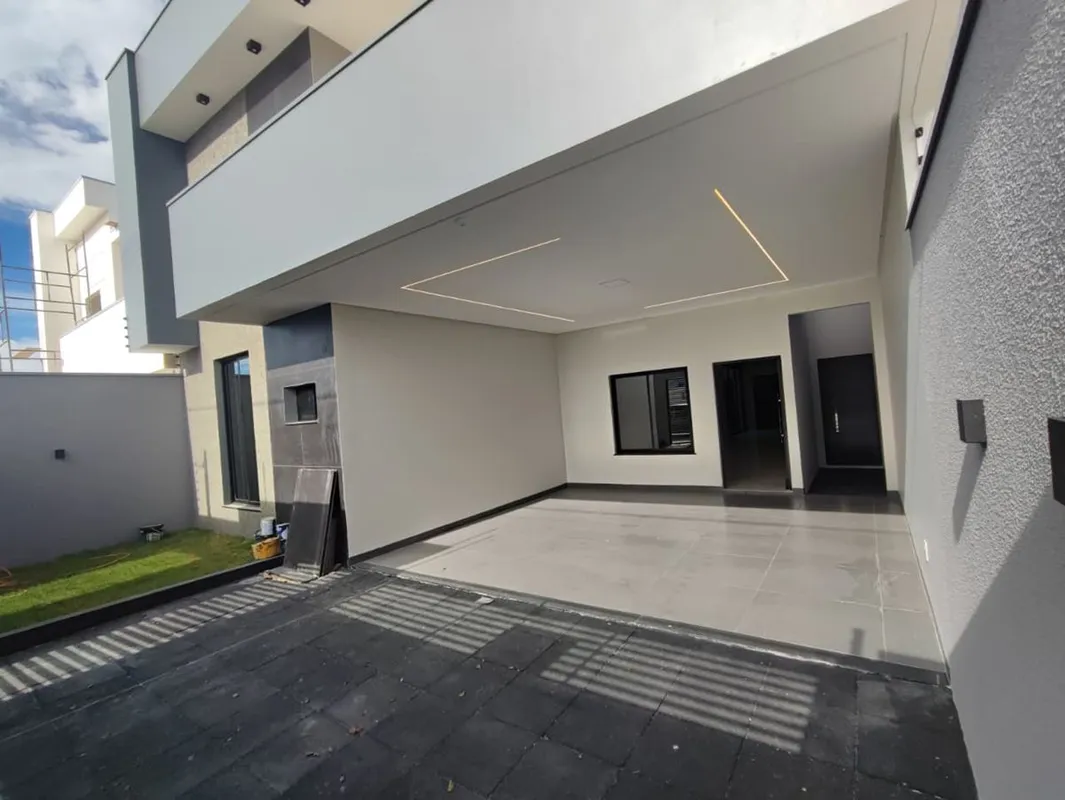 Casa de 154 metros de construção , terreno de 240 metros Móveis planejados na co...