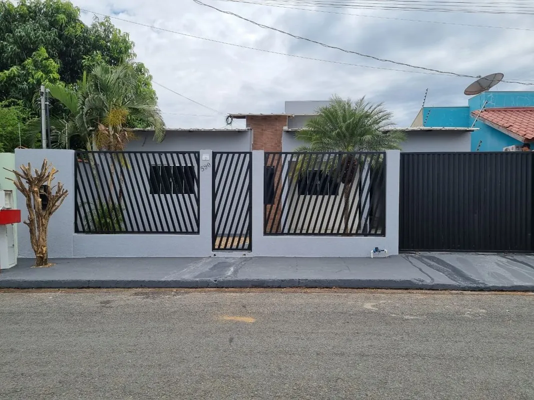 Casa a venda no bairro buritis 1Terreno 240 , área construída 170 metros3 quarto...