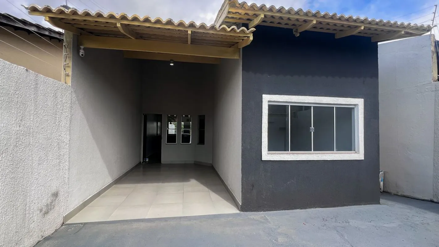 Apresentamos esta casa recÃ©m-reformada, localizada no bairro Parque Hayala, em ...