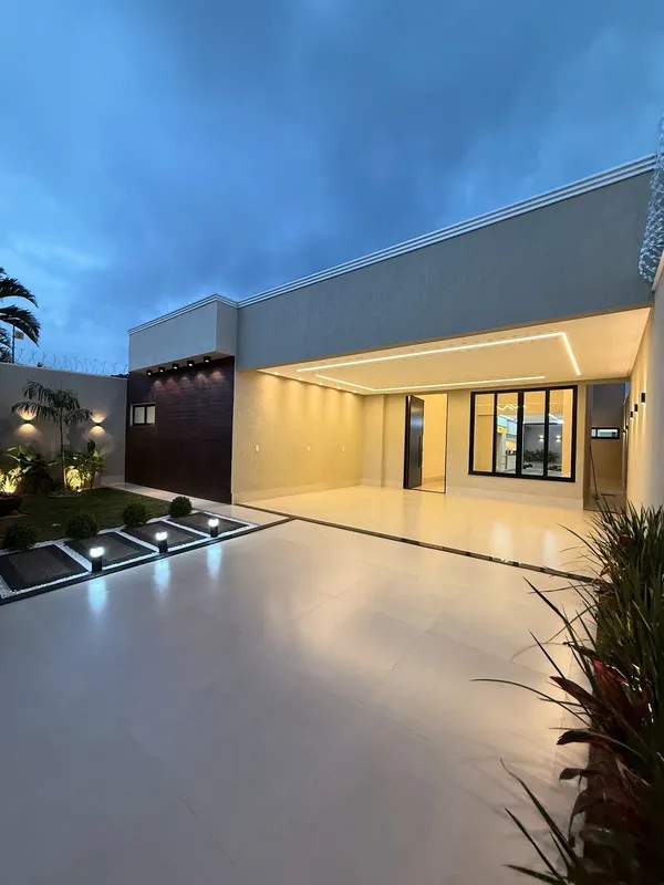 Casa no Setor Parque AmazôniaCasa sozinha no lote, moderna, automatizada e compl...