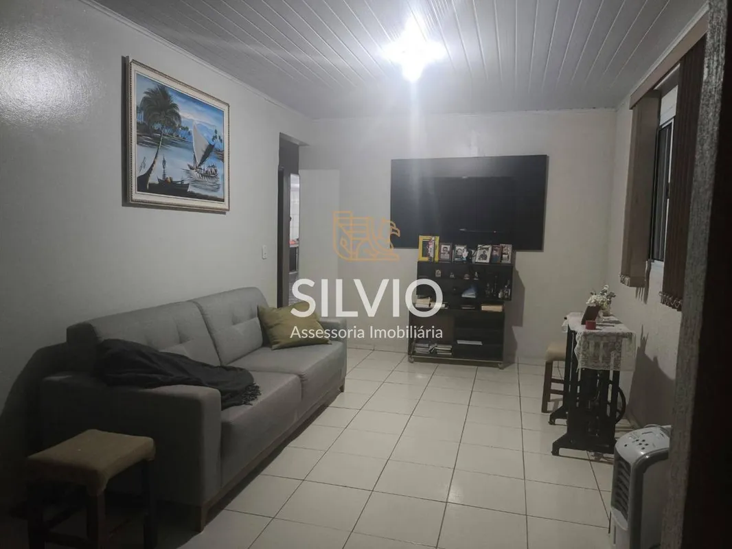 Casa espaçosa e bem distribuída, ideal para quem busca conforto e praticidade no...