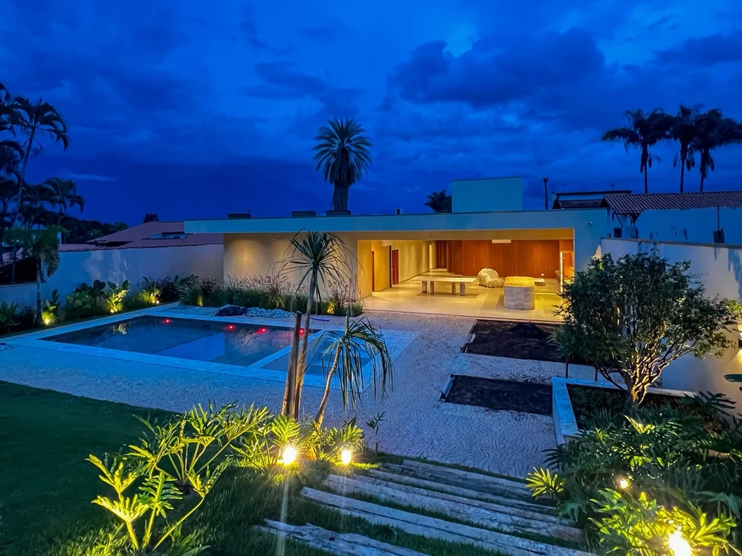 Casa de Alto Padrão no Lago Sul – Sofisticação, Conforto e ExclusividadeCasa Tér...