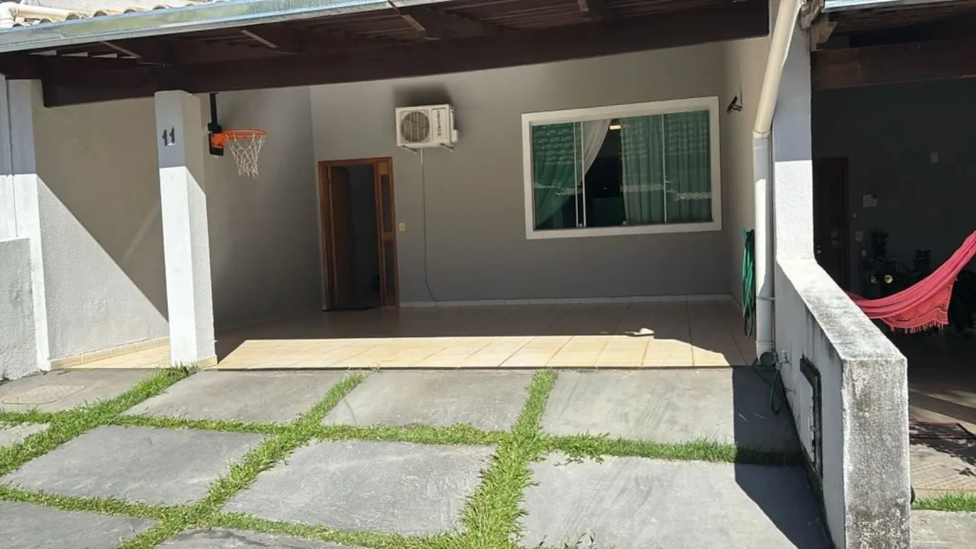 Sobrado mobiliado à venda com 155,14m² de área total, possui 2 suítes sendo 1 ma...