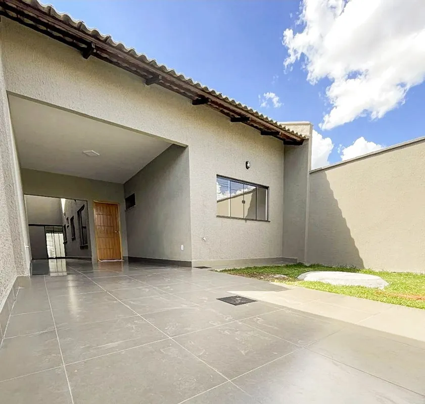 Apresentamos uma belÃ­ssima casa tÃ©rrea com acabamento premium disponÃ­vel para...