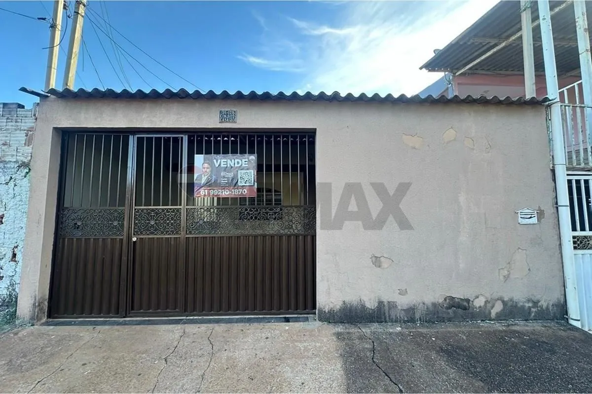 Casa de 3 quartos à venda na QR 125 em Samambaia Sul - DF.Trata-se de uma casa t...