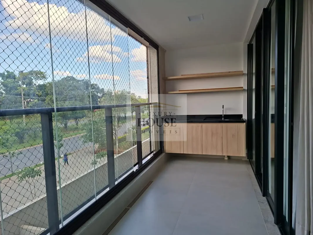 Descubra seu novo lar na melhor localização de Guara II, no DF. Este apartamento...