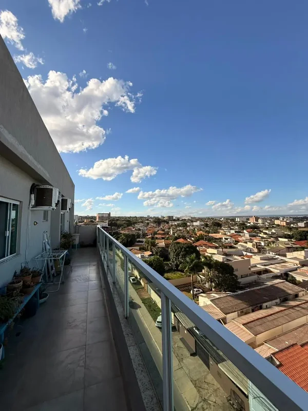 JDM IMOBILIÁRIA VENDECobertura linear na Rua 04 de VICENTE PIRES vazado, com áre...