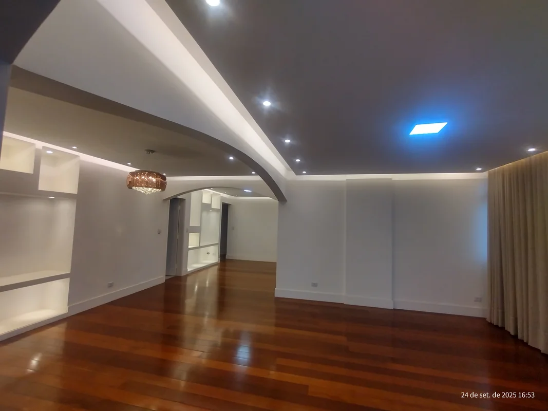 ESTUDA PERMUTA – IMÓVEL/VEÍCULODescubra um apartamento todo reformado no Setor C...