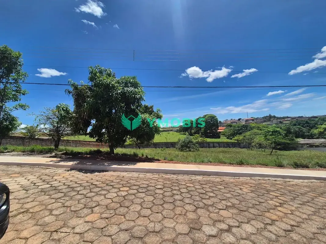 Imagine viver cercado pela natureza, com o silêncio e a tranquilidade do campo, ...