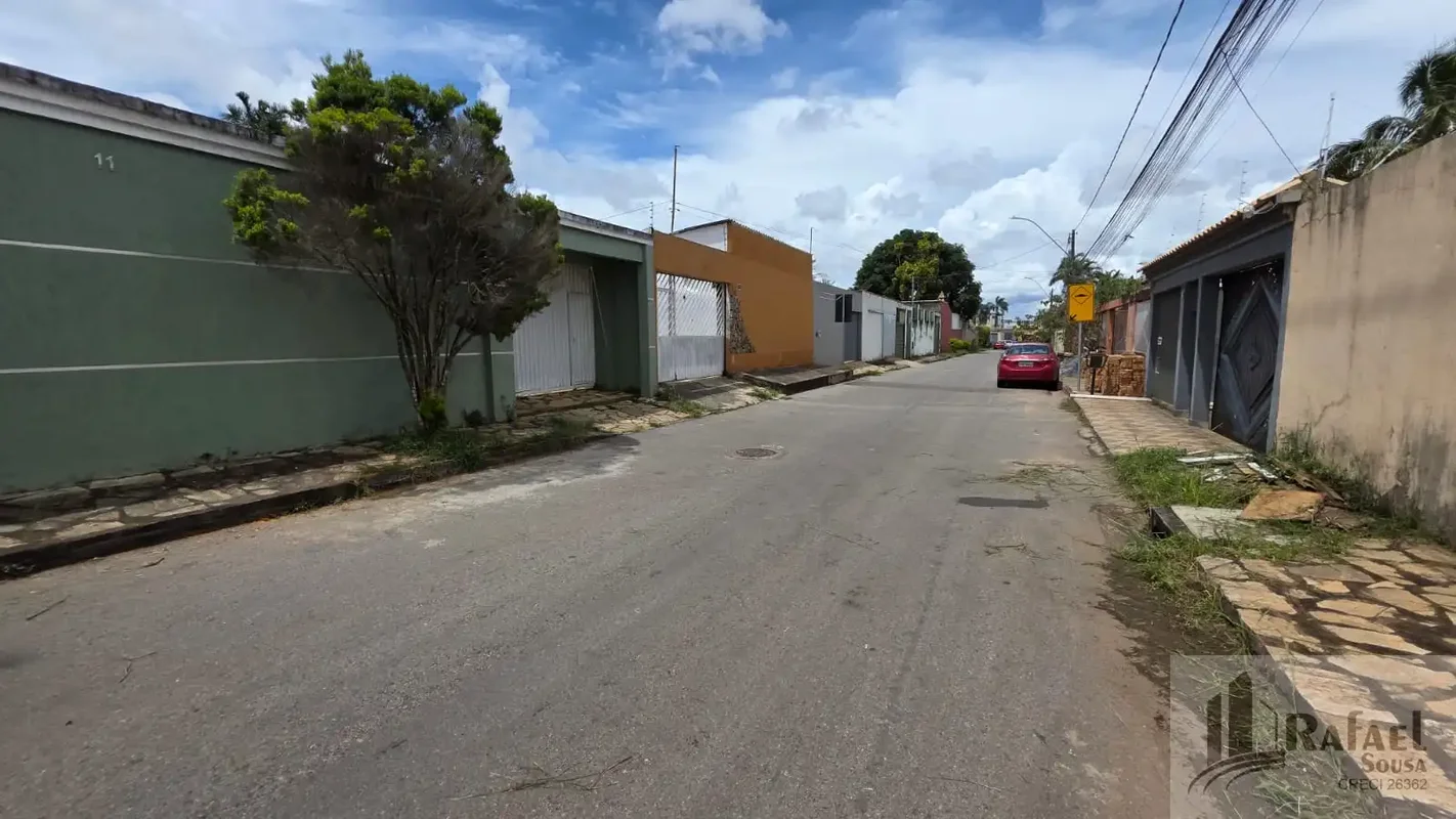 Vendo Casa Vic pires Rua 17 E - Lote de 750 m2;- Área construída 150 m2;- Casa c...