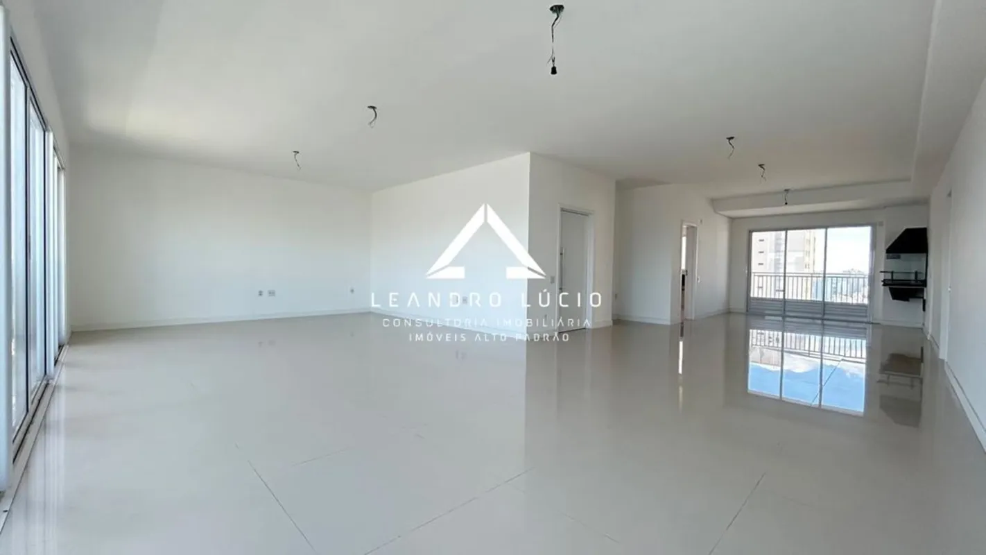 Imagine-se residindo no coração do Setor Marista, em um espaço de 260 m² pensado...