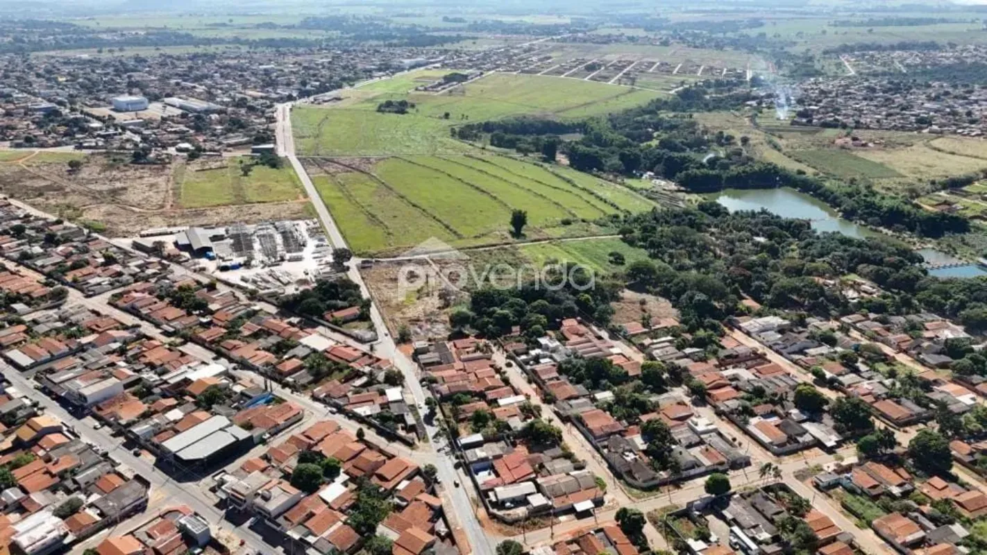 GRANDE OPORTUNIDADE DE INVESTIMENTO EM TRINDADE! Área total de 7.708,60 m² no ja...
