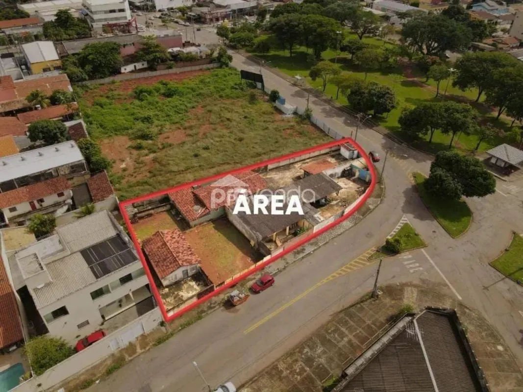 Oportunidade imperdível para investidores e empreendedores! Este terreno comerci...
