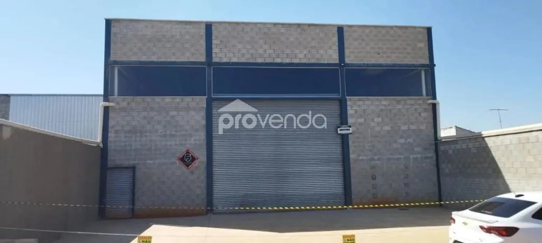 Este galpão comercial, localizado a 300 metros da BR-153, é uma excelente oportu...