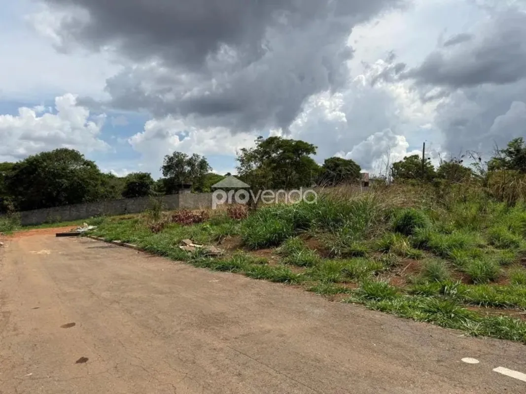 Lote à Venda com 450m² no Setor Center VilleLocalização estratégica no Center Vi...