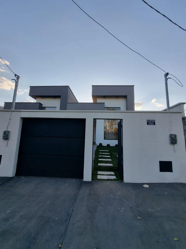 Casa Térrea à Venda – Setor Goiânia 2?? Alameda Vitória Régia?? Valor: R$ 789.00...