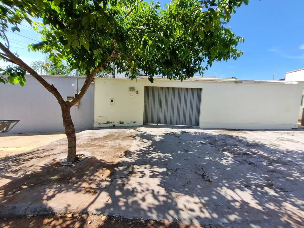 Casa na Alameda Nadir Bufaiçal - Oportunidade Imperdível!Localização Perto do Pa...