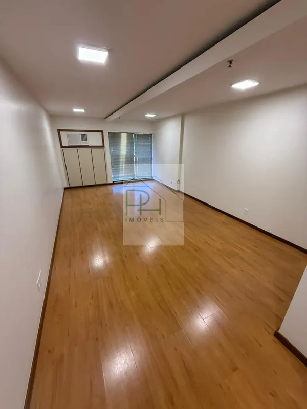 Excelente sala comercial localizada no Shopping Liberty Mall, em região central ...