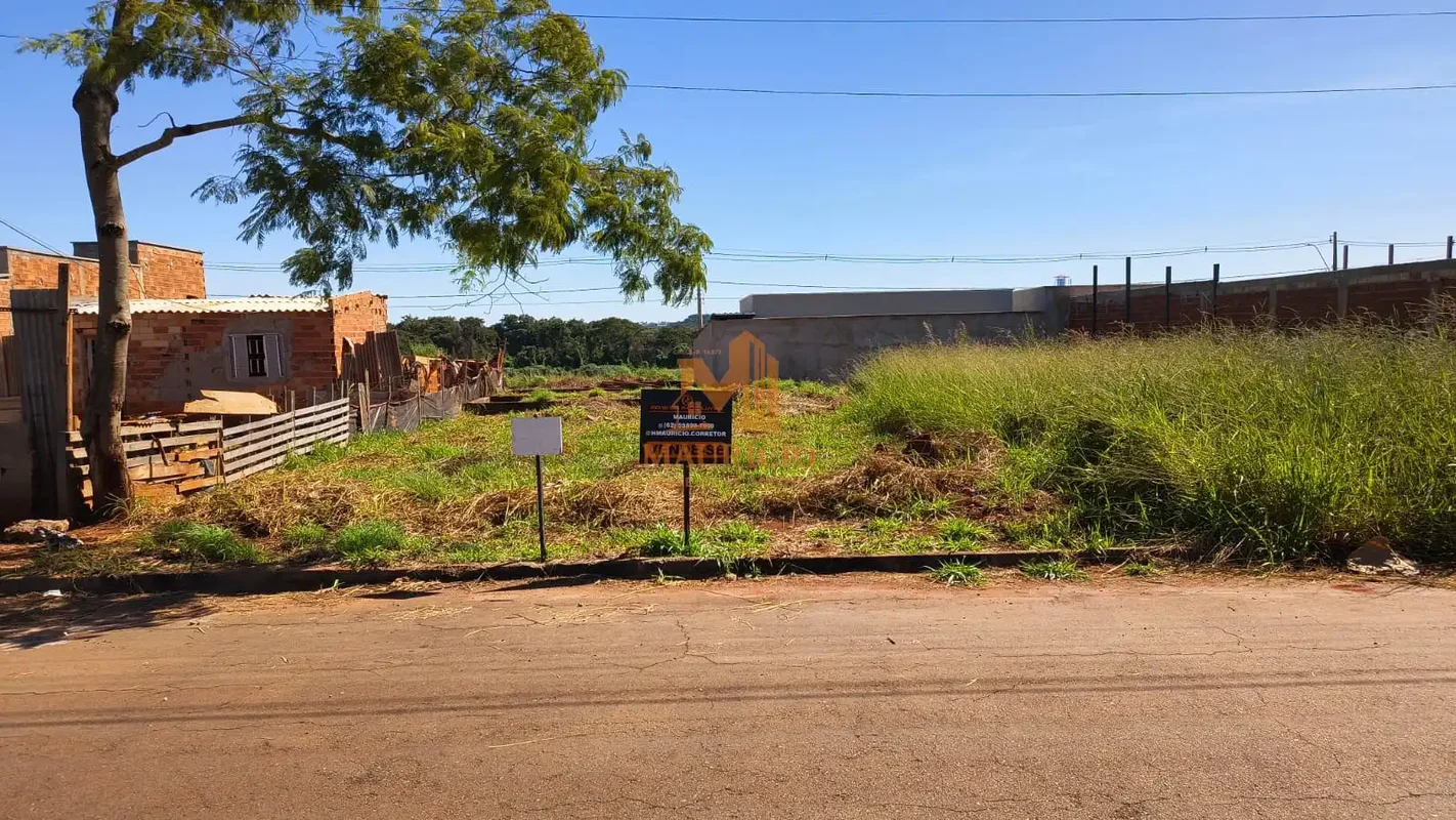 Oportunidade no Residencial Bela Goiânia! Lote de 250m² com Alicerce ProntoDescr...