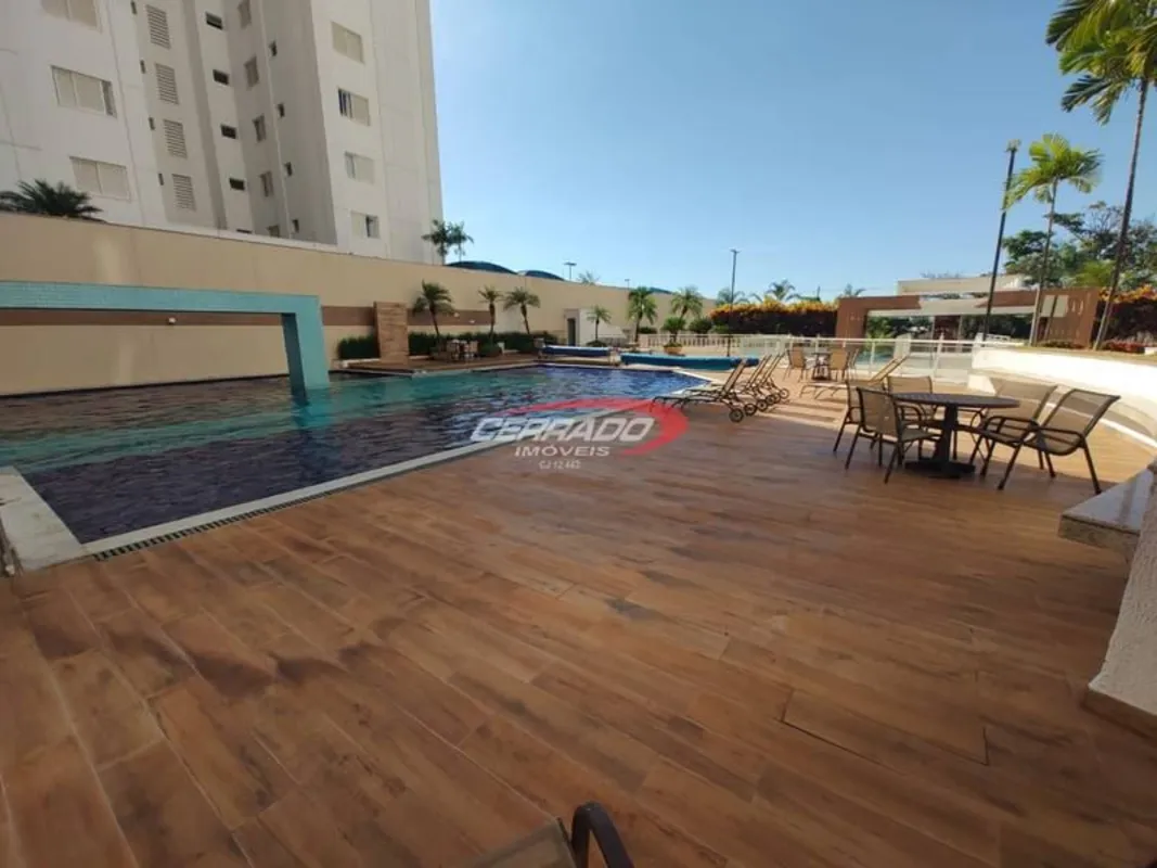 Apartamento com 3 quartos com uma suite, banheiro social compartilhado com quart...