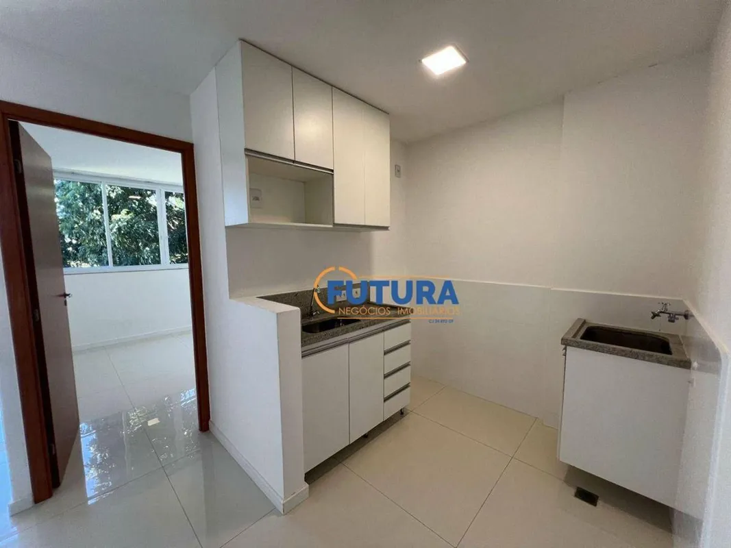 A FUTURA NEGÓCIOS IMOBILIÁRIOS disponibiliza para LOCAÇÃO:APARTAMENTO DUPLEX COM...