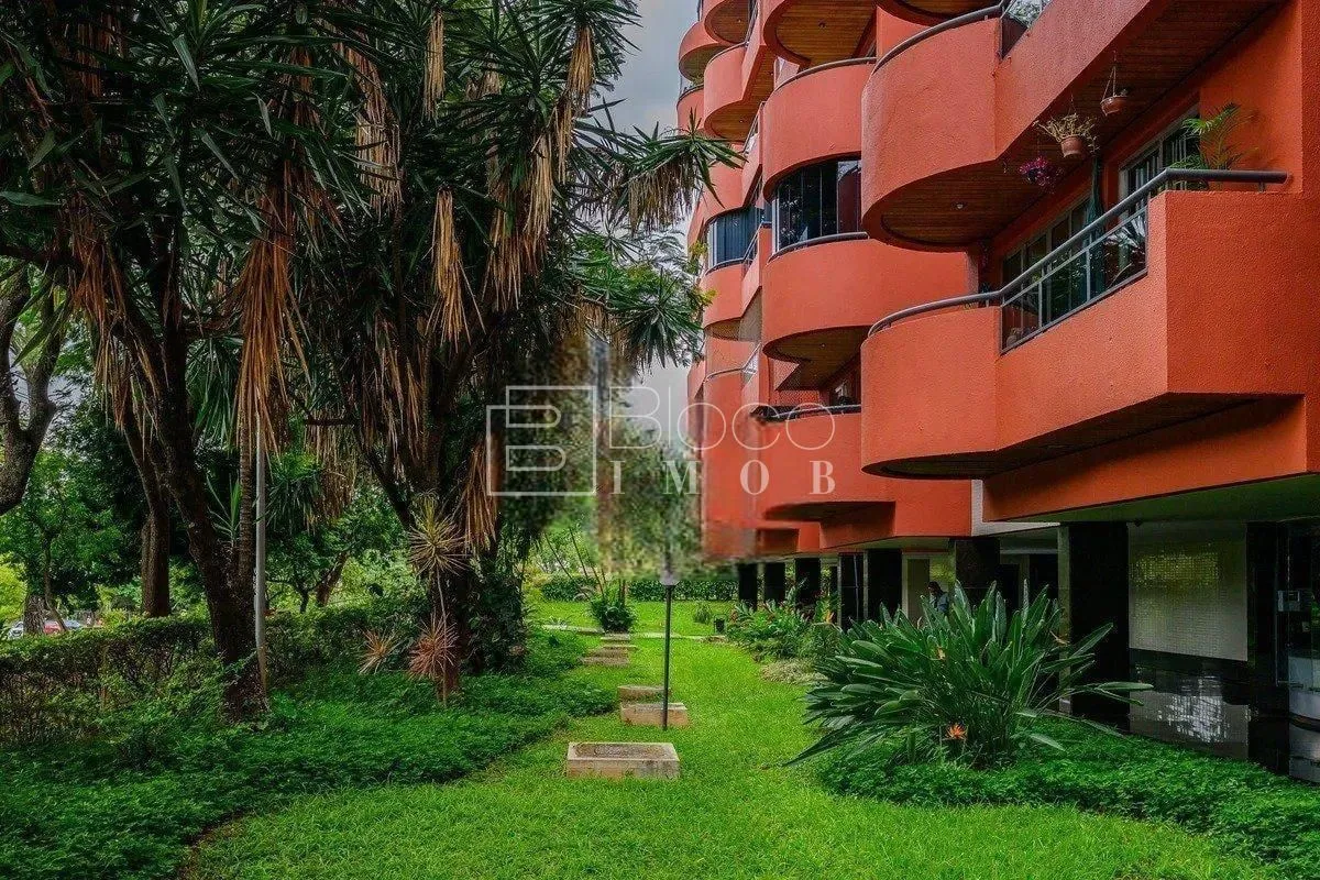 O refúgio perfeito entre o conforto e a natureza tem nome: SQN 215!Já pensou em ...